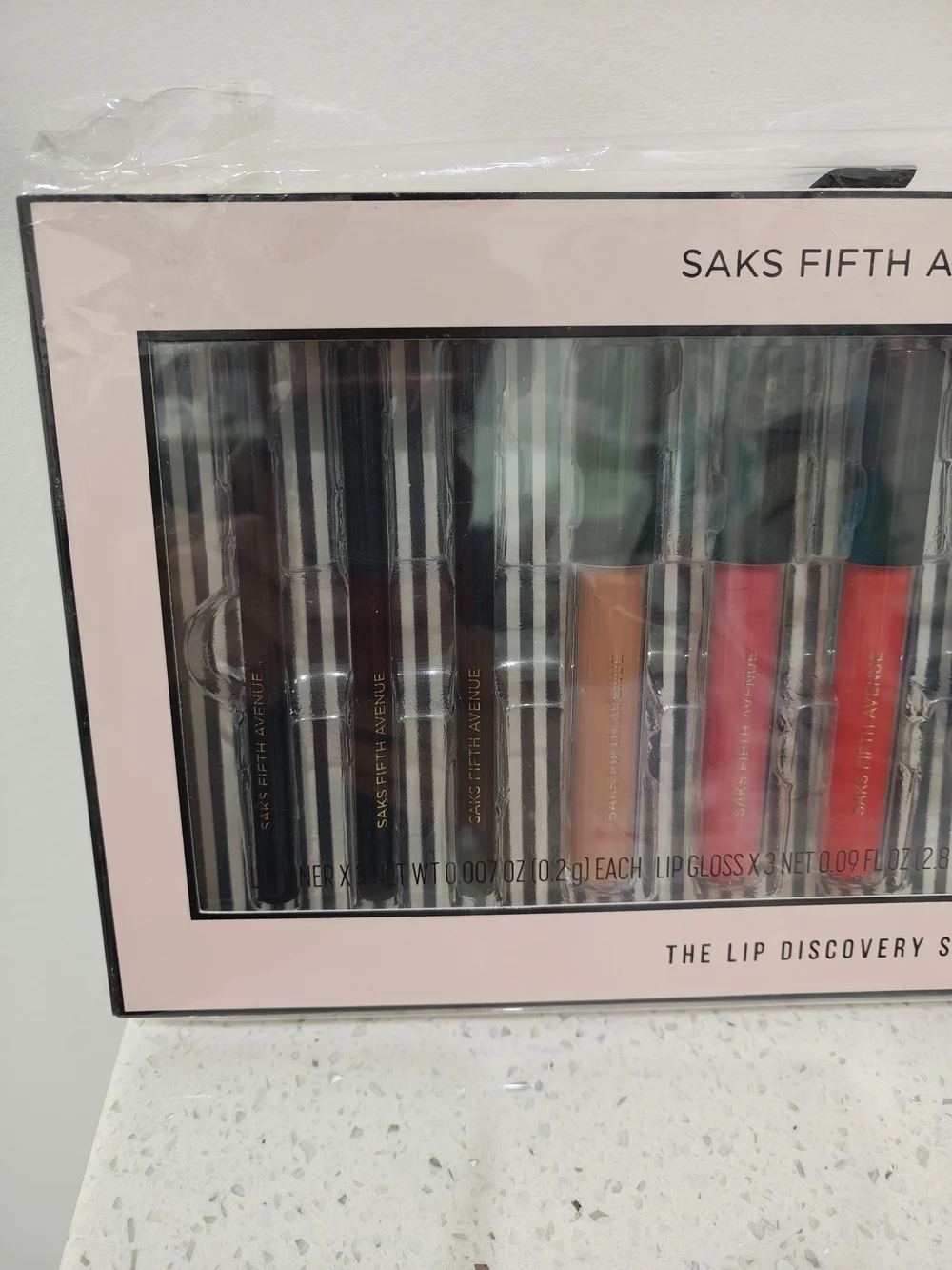 New Saks Fifth Avenue The Lip Discovery Set